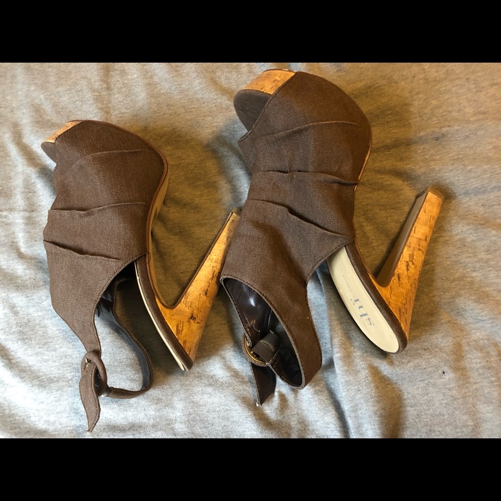 Heels - Picture 5 of 5